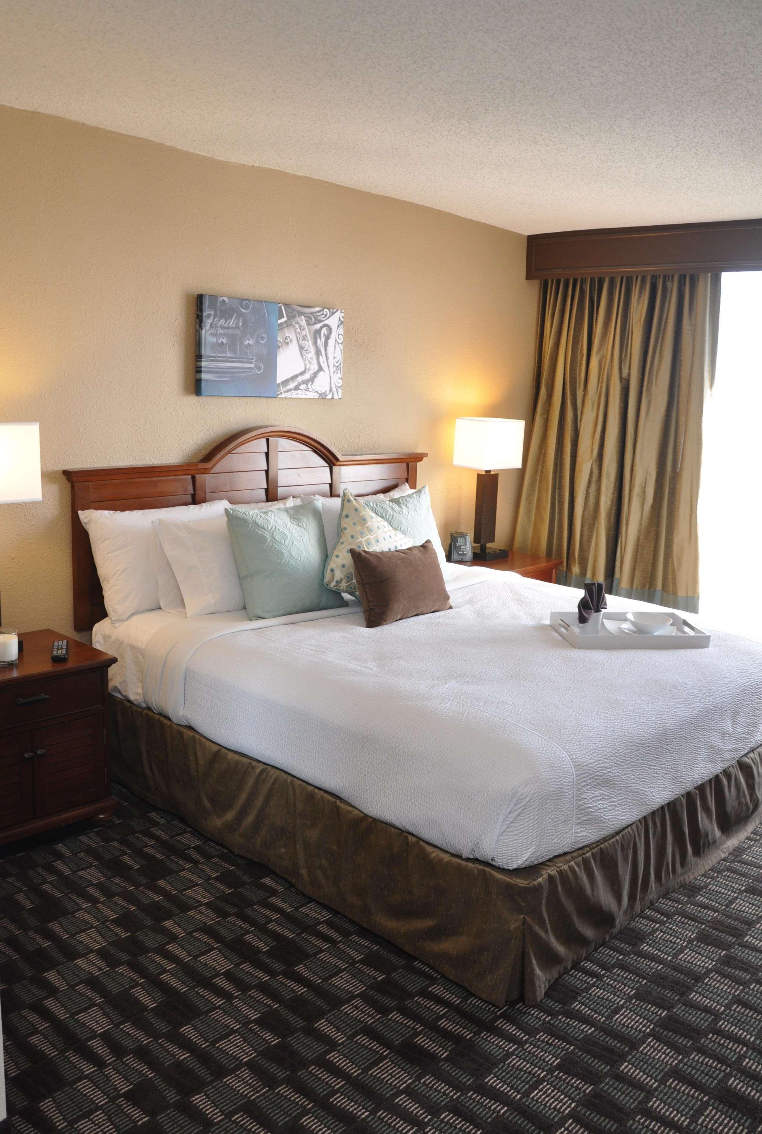 Embassy Suites By Hilton Nashville Airport Екстер'єр фото