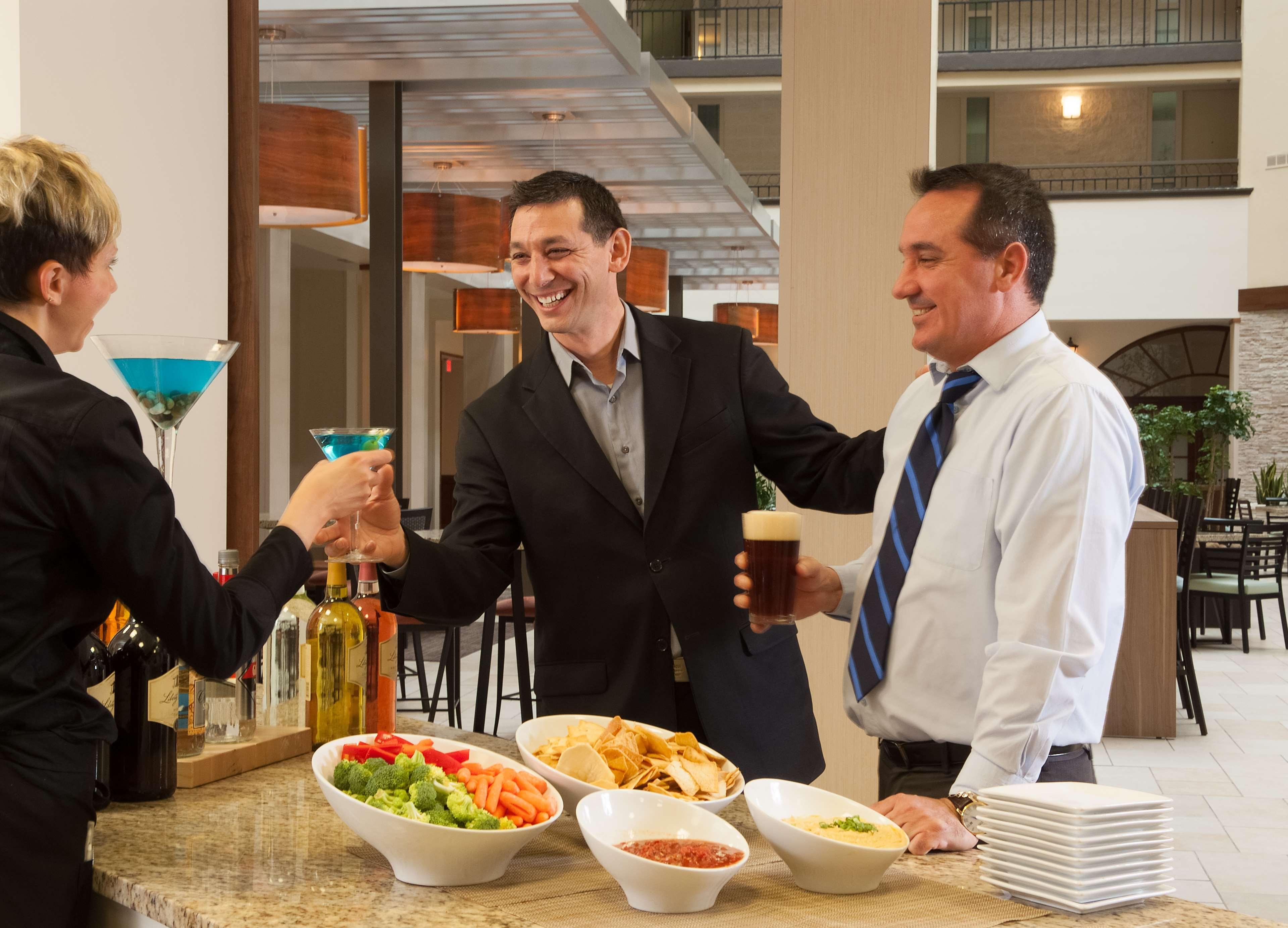 Embassy Suites By Hilton Nashville Airport Екстер'єр фото
