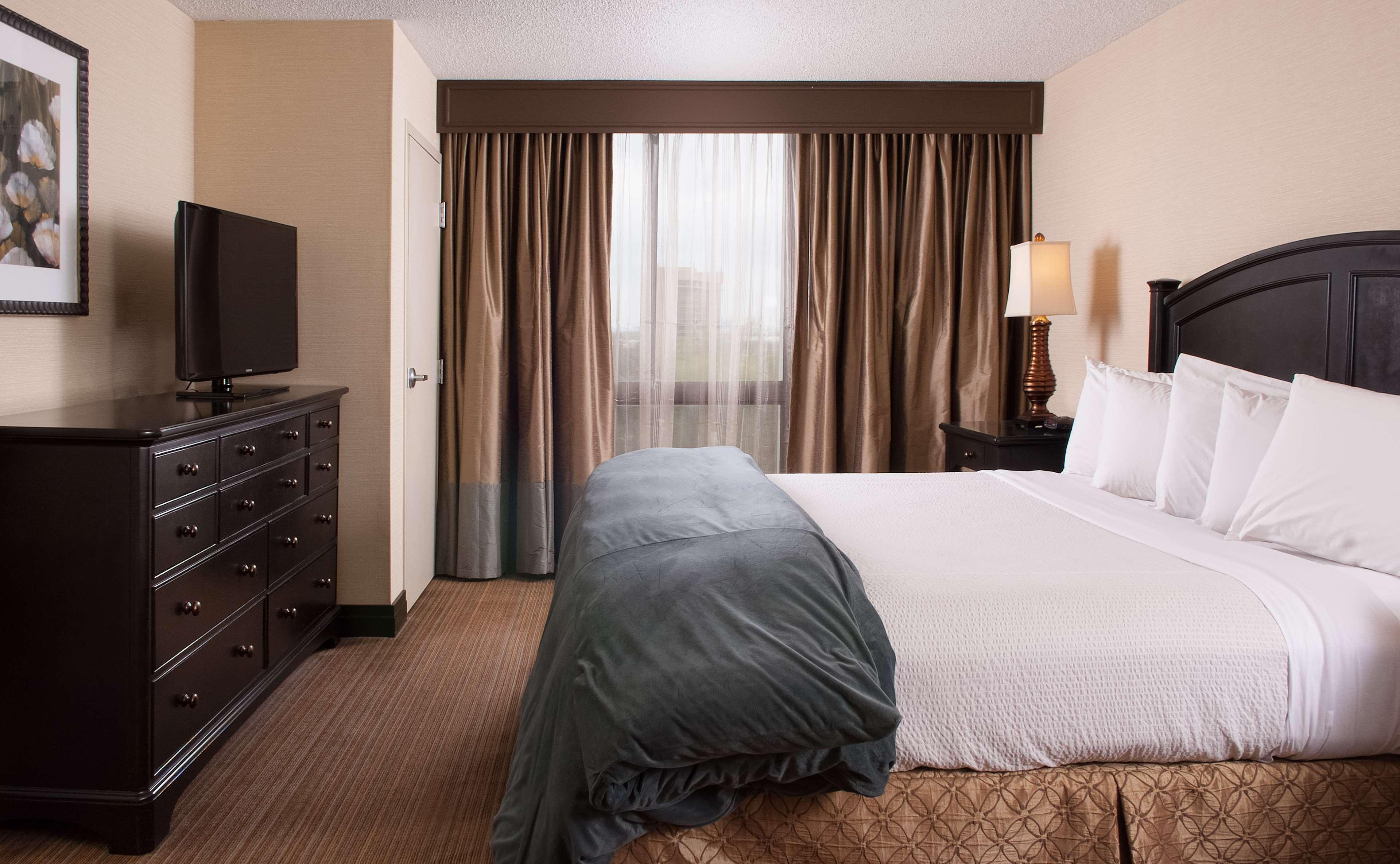 Embassy Suites By Hilton Nashville Airport Екстер'єр фото