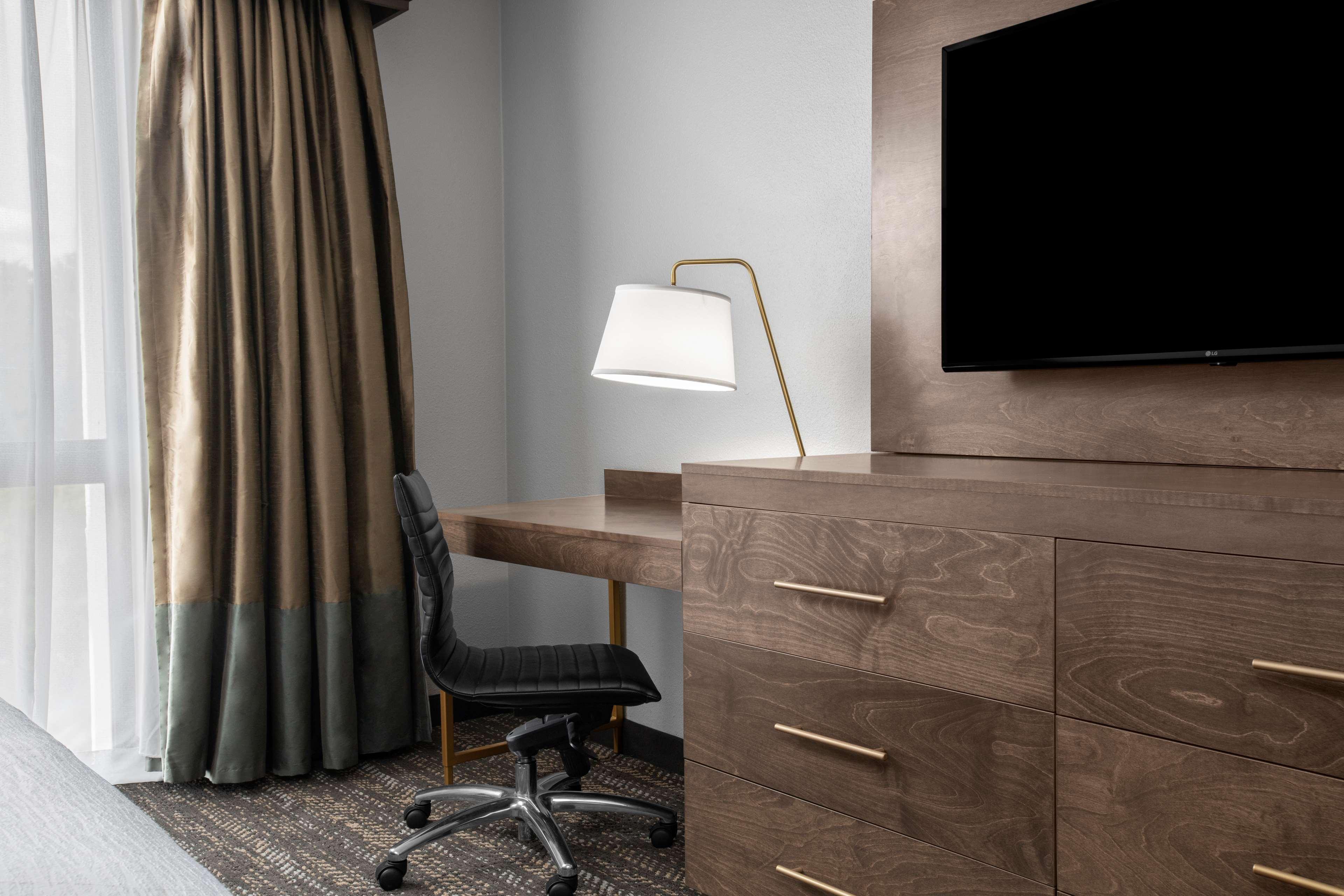 Embassy Suites By Hilton Nashville Airport Екстер'єр фото