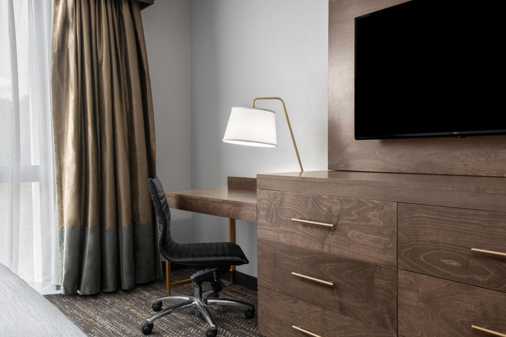 Embassy Suites By Hilton Nashville Airport Екстер'єр фото