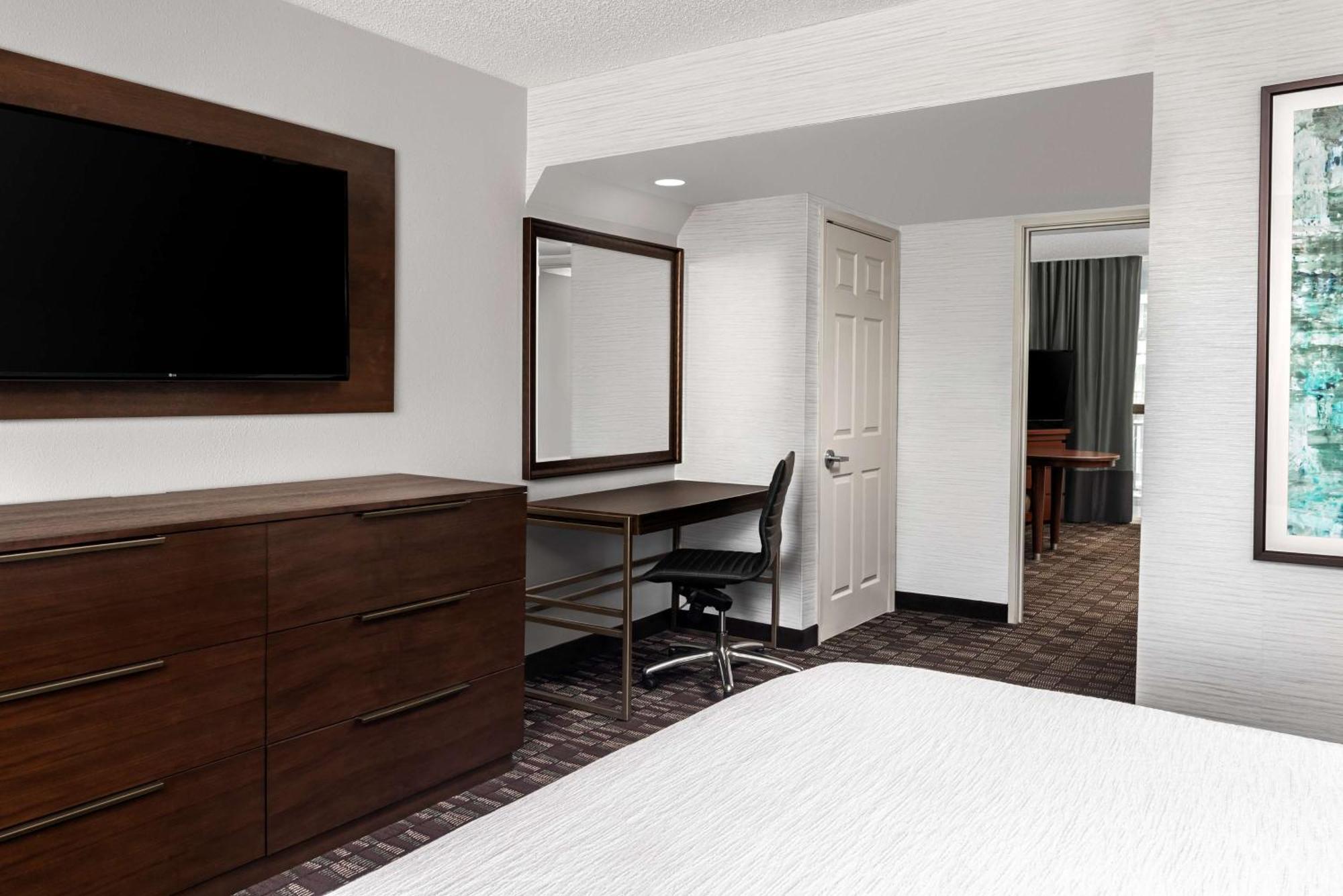 Embassy Suites By Hilton Nashville Airport Екстер'єр фото