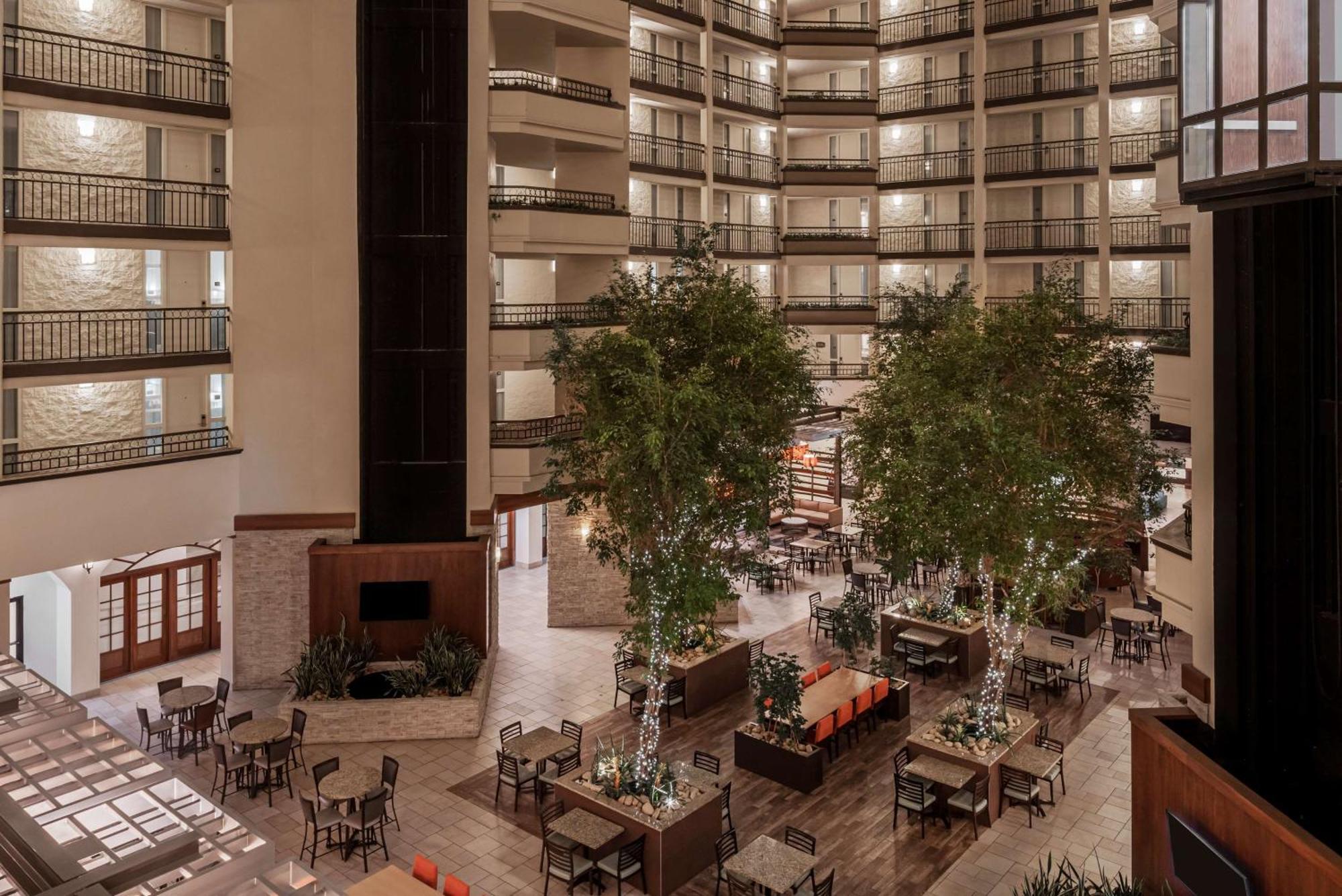 Embassy Suites By Hilton Nashville Airport Екстер'єр фото